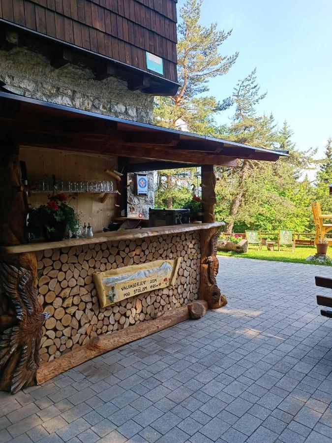 Hostel Valvasorjev Dom Pod Stolom Zirovnica Exteriér fotografie