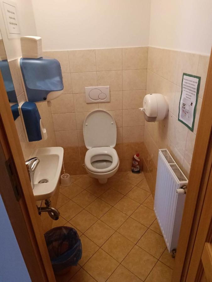 Hostel Valvasorjev Dom Pod Stolom Zirovnica Exteriér fotografie